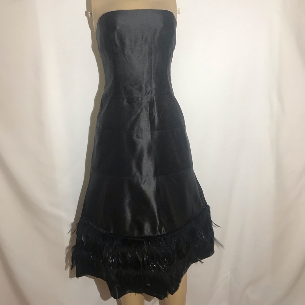 BCBG MAX AZRIA BLACK STRAPLESS FEATHER DRESS SZ 6